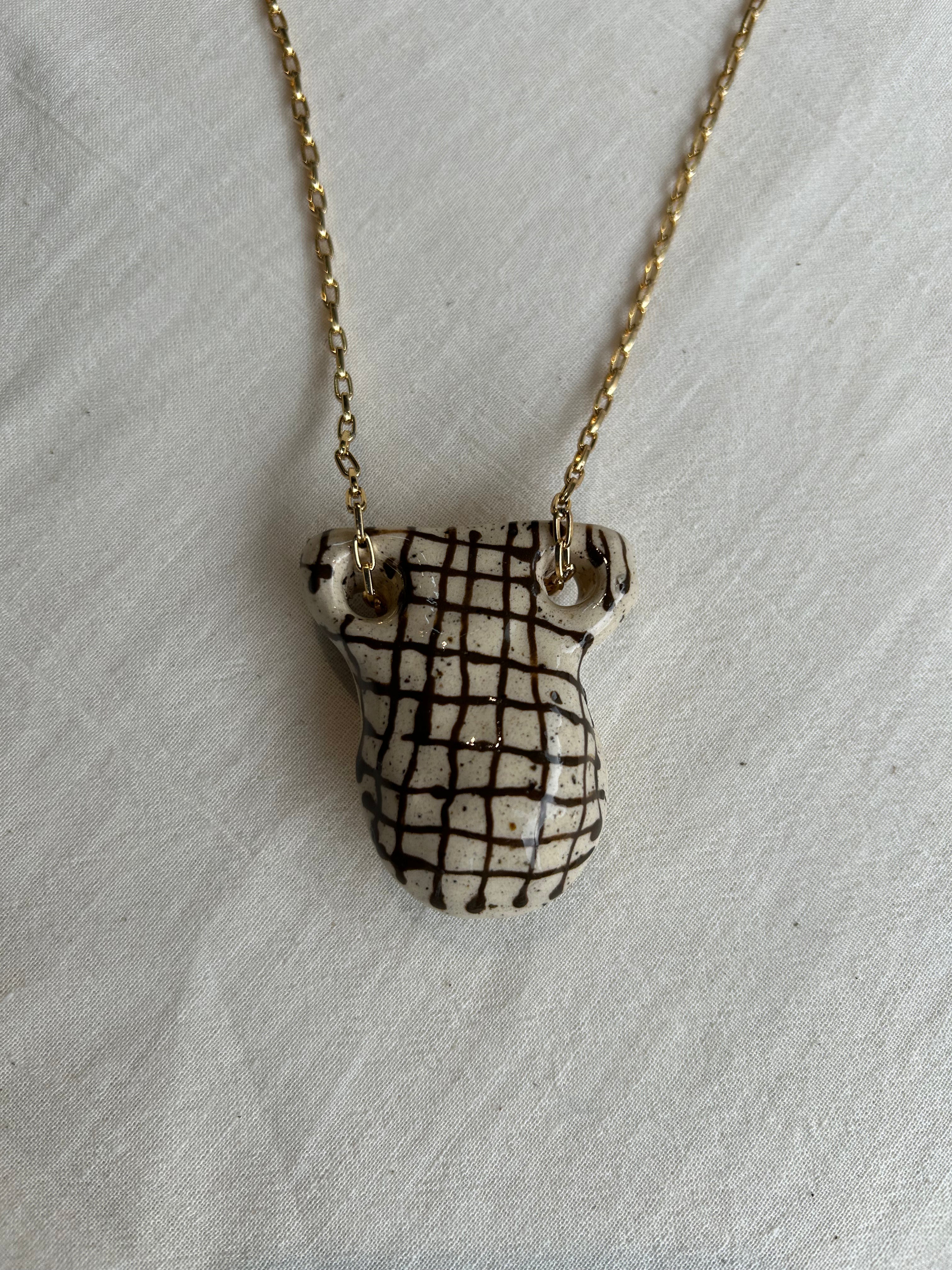 Colar/Broche Ânfora Quadriculado