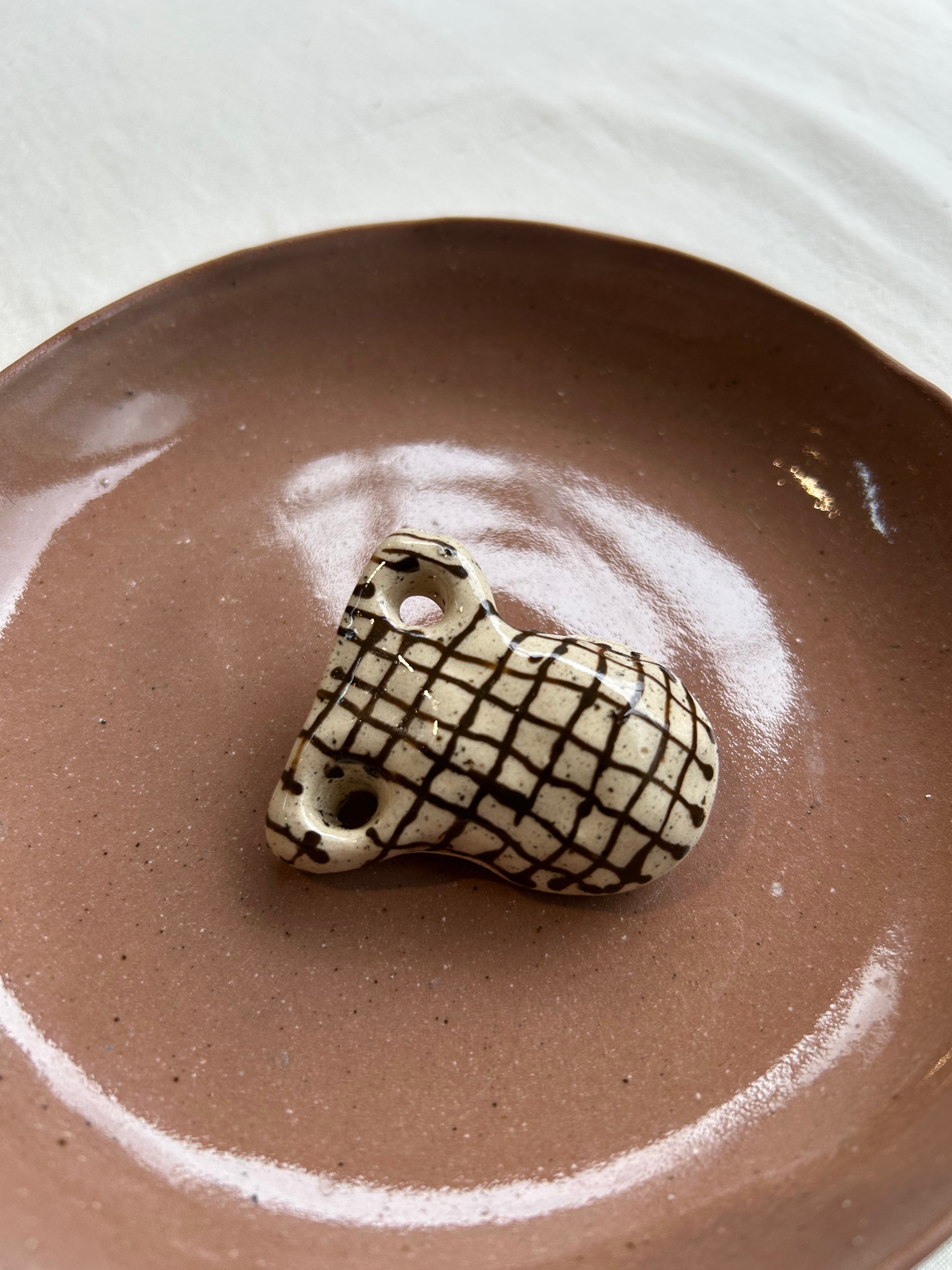 Colar/Broche Ânfora Quadriculado